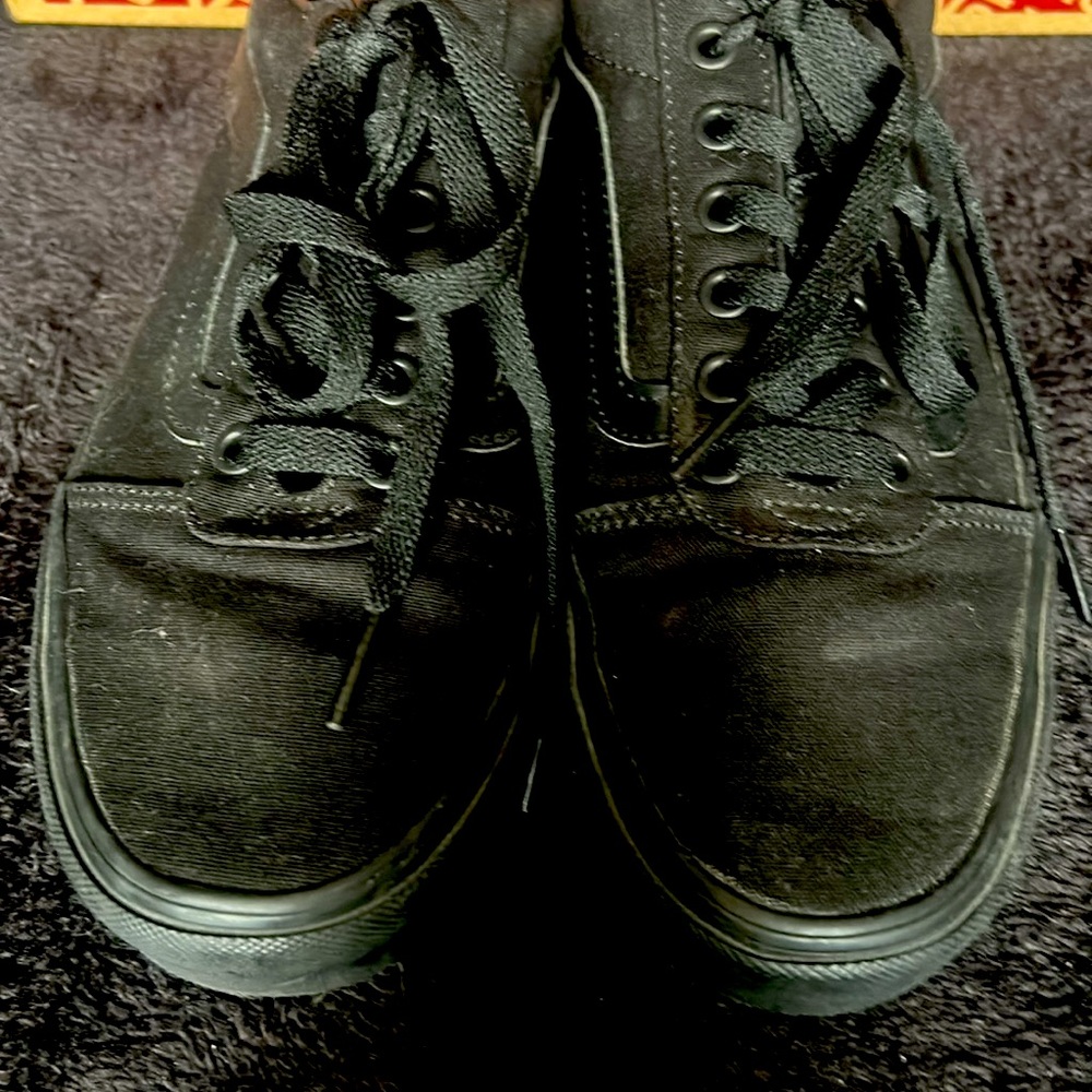 WOMEN’S TENNIS SHOES - Picture 3 of 12